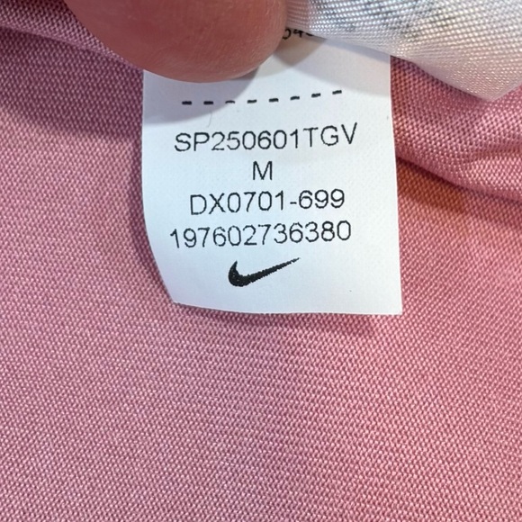 The Nike Tee dri-fit sleeveless dusty pink athletic workout tank top size medium - Picture 7 of 8